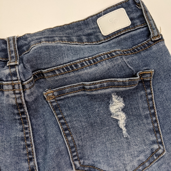 Celebrity Pink Floral Embroidered Boho Ankle Capri - Picture 8 of 10